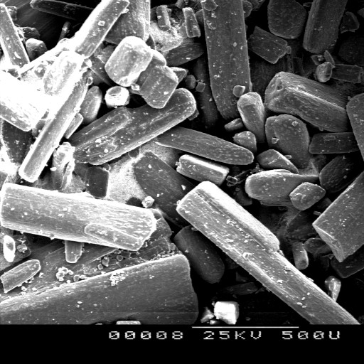 Частицы порошка изониазида под микроскопом (фото)