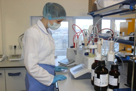 Контроль качества фармацевтических препаратов требует наличия специализированного оборудования, помещений и подготовленных сотрудников